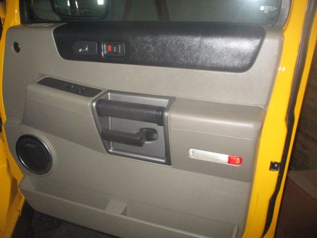 Used 2003 HUMMER H2 Sport Utility 4D AWD/4WD image 10