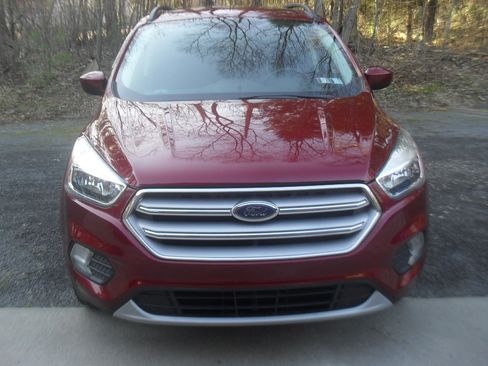 Used 2018 Ford Escape SE Sport image 4