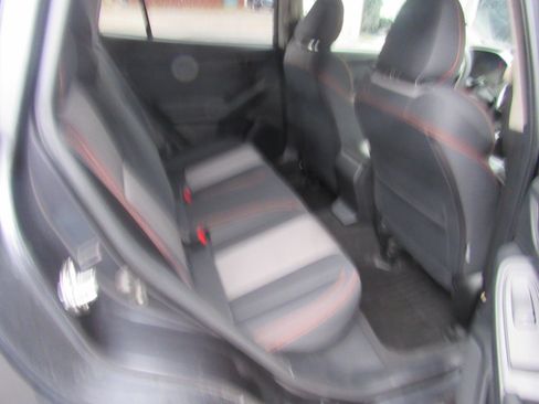 Used 2018 Subaru Crosstrek 2.0i Premium image 15