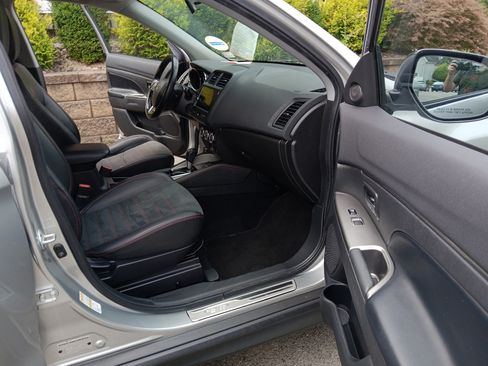 Used 2018 Mitsubishi Outlander Sport SE image 12