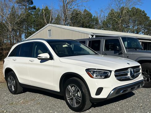 Used 2020 Mercedes-Benz GLC 300 image 4