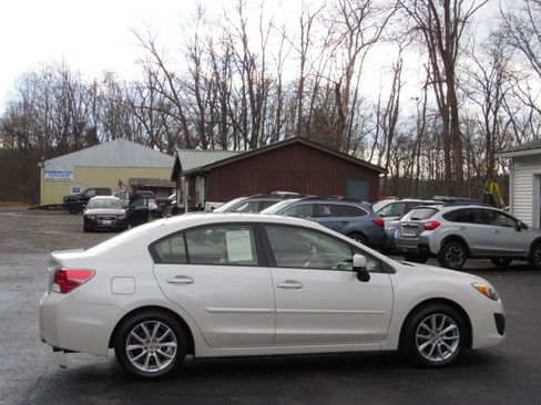 Used 2014 Subaru Impreza 2.0i Premium image 12