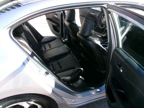 Used 2017 Honda Accord EX-L image 14