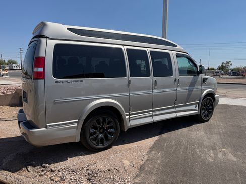 Used 2023 Chevrolet Express 2500 LT image 5