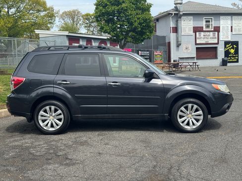 Used 2011 Subaru Forester 2.5X Limited AWD/4WD image 7