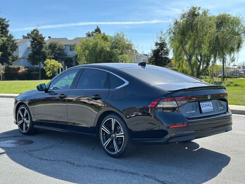 Used 2025 Honda Accord Hybrid Sport image 2