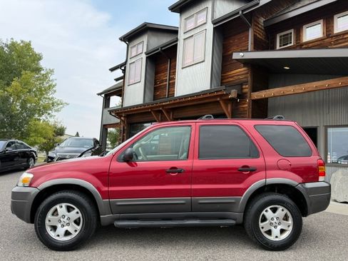 Used 2006 Ford Escape 4WD XLT image 2