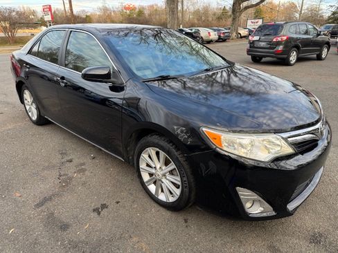 Used 2012 Toyota Camry XLE image 5