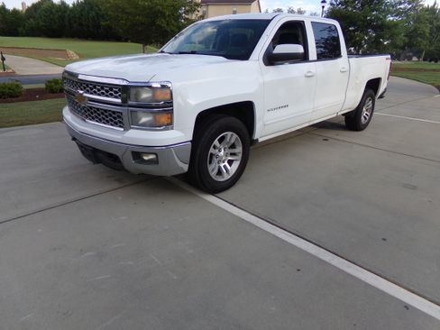 Used 2015 Chevrolet Silverado 1500 4x4 Crew Cab LT image 1