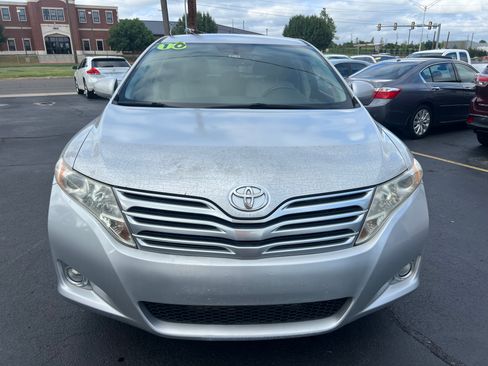 Used 2010 Toyota Venza image 2