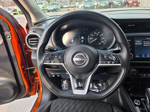 Used 2022 Nissan Kicks SV image 45