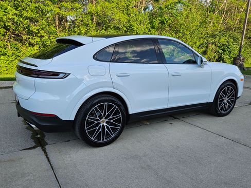 Used 2024 Porsche Cayenne image 6