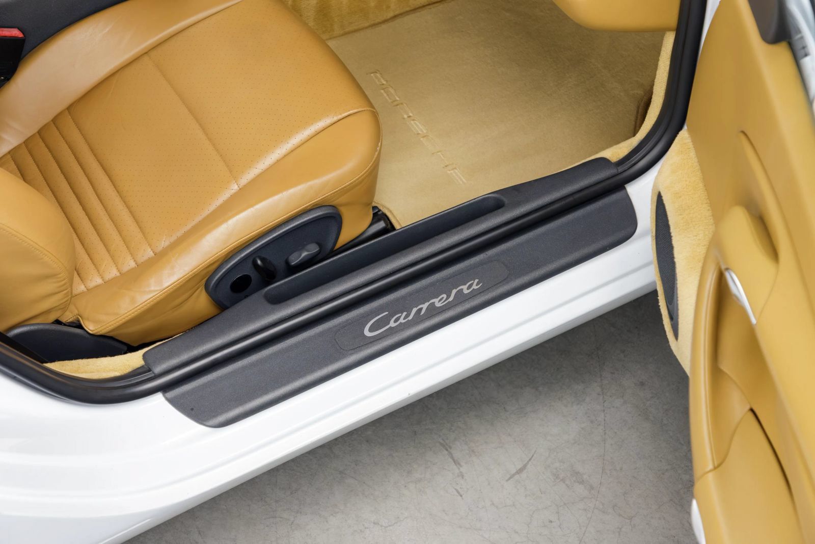 Used 1999 Porsche 911 Carrera image 97