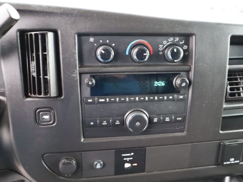 Used 2019 GMC Savana 2500 image 17