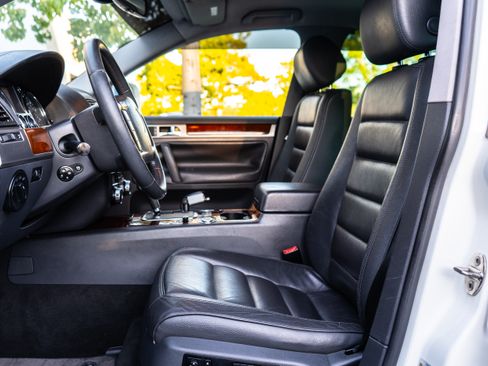 Used 2006 Volkswagen Touareg V10 TDI image 30