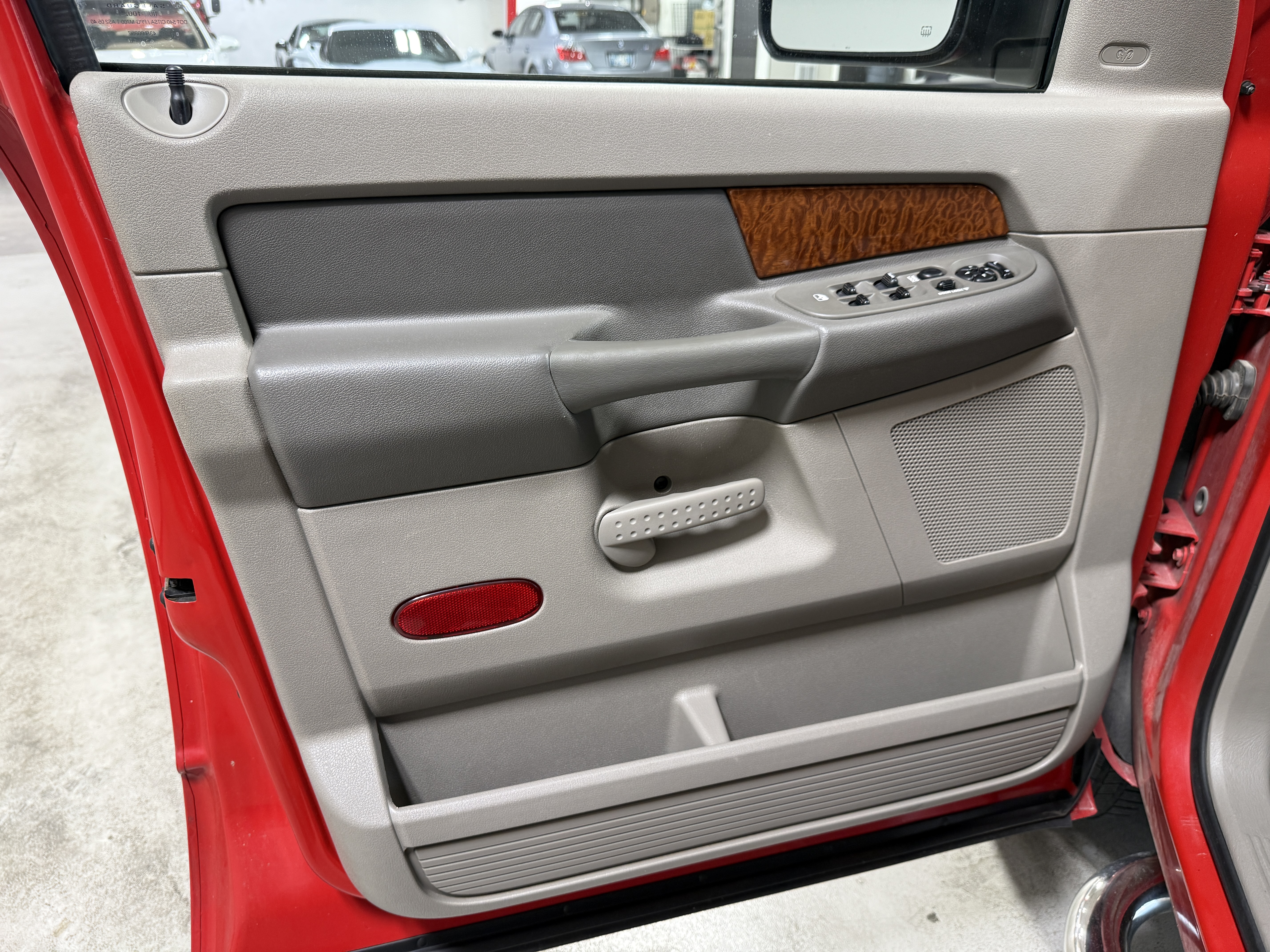 Used 2006 Dodge Ram 2500 Truck 4x4 Quad Cab image 14