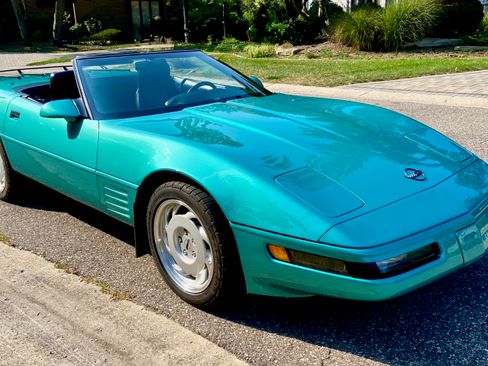 Used 1991 Chevrolet Corvette image 2