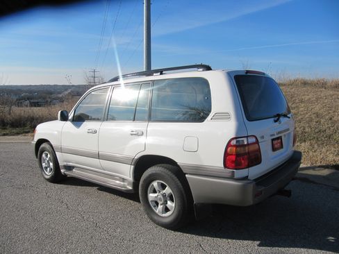 Used 2000 Toyota Land Cruiser image 4