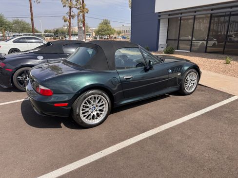 Used 2001 BMW Z3 3.0i Roadster RWD image 2