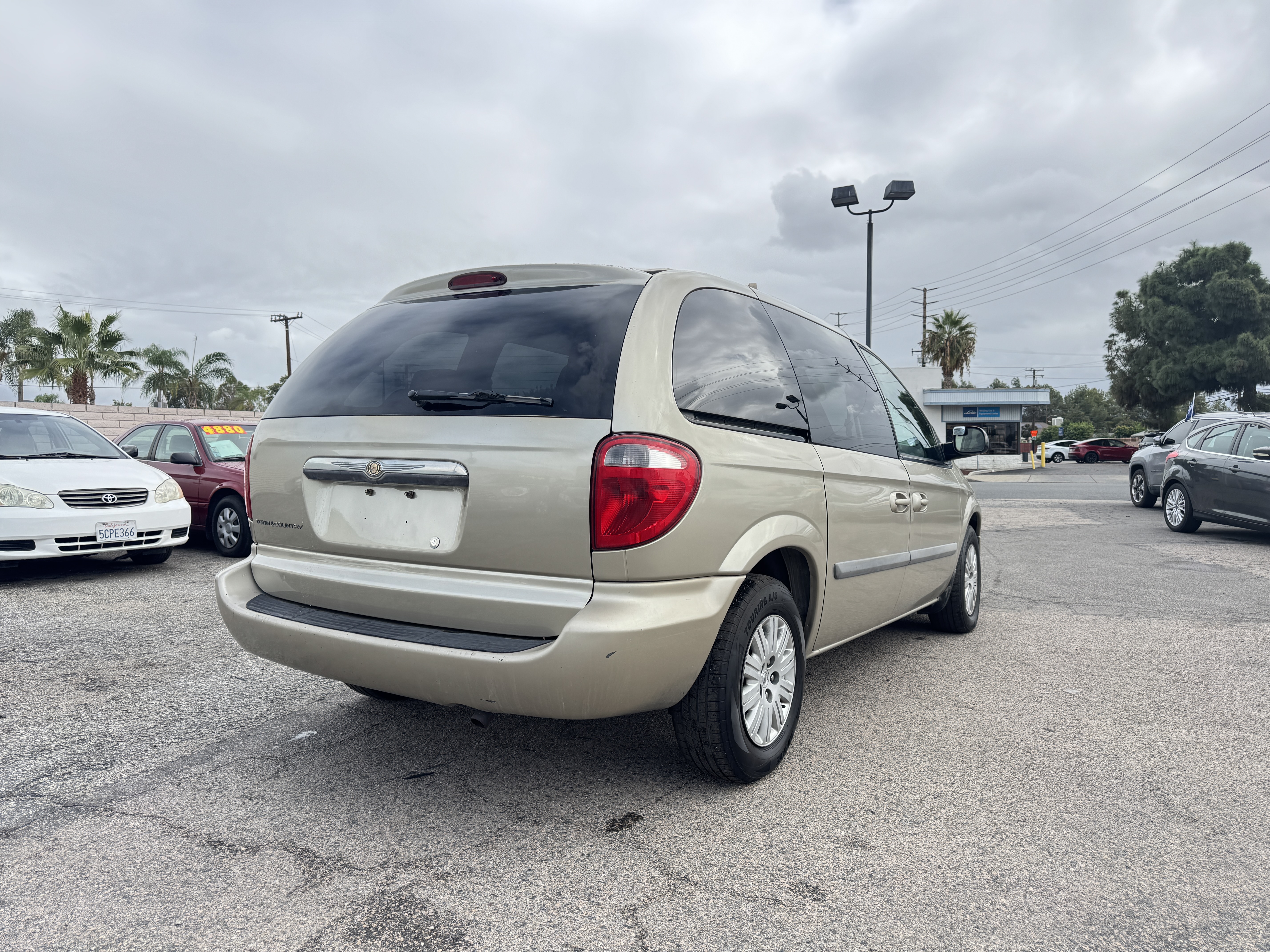 Used 2006 Chrysler Town & Country UNAVAIL FWD image 9