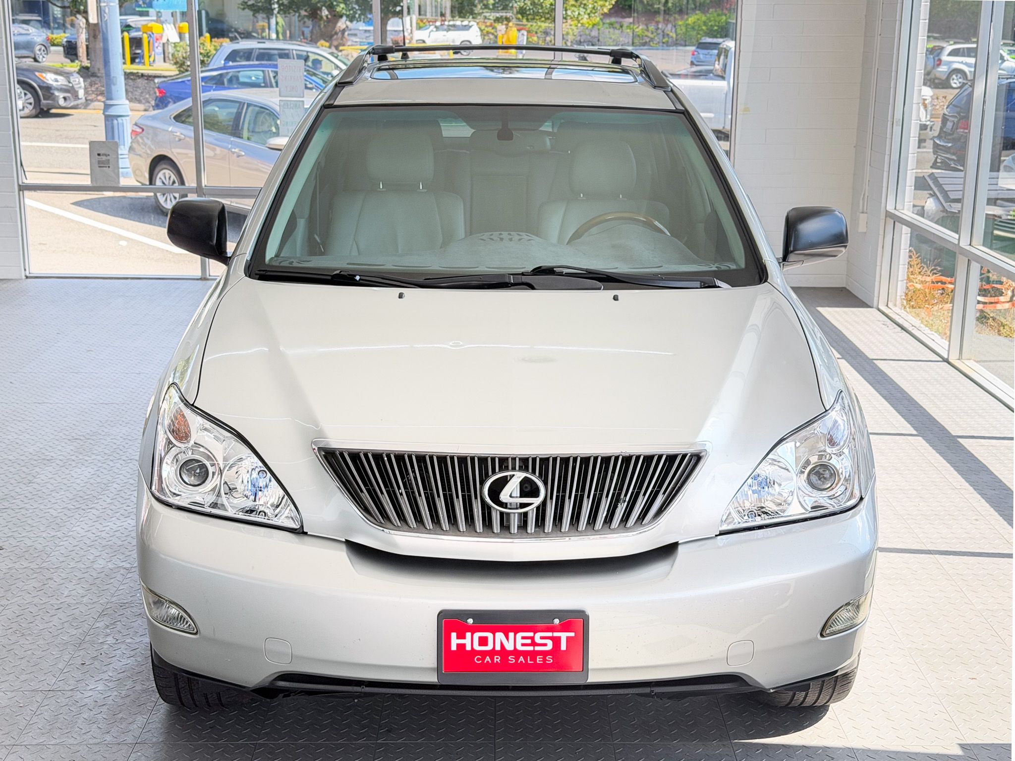 Used 2004 Lexus RX 330 UNAVAIL FWD image 2