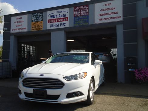 Used 2013 Ford Fusion SE image 1