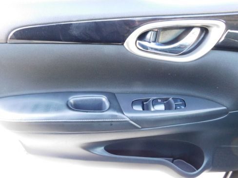 Used 2019 Nissan Sentra SV image 12