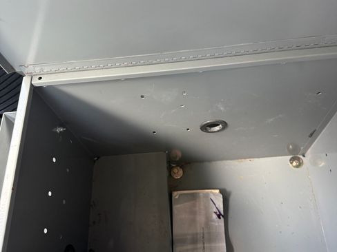 Used 2018 Chevrolet Express 2500 RWD image 18