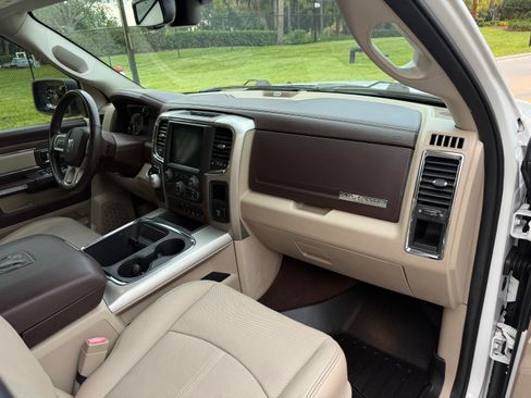 Used 2018 RAM 1500 2WD Crew Cab Laramie image 16