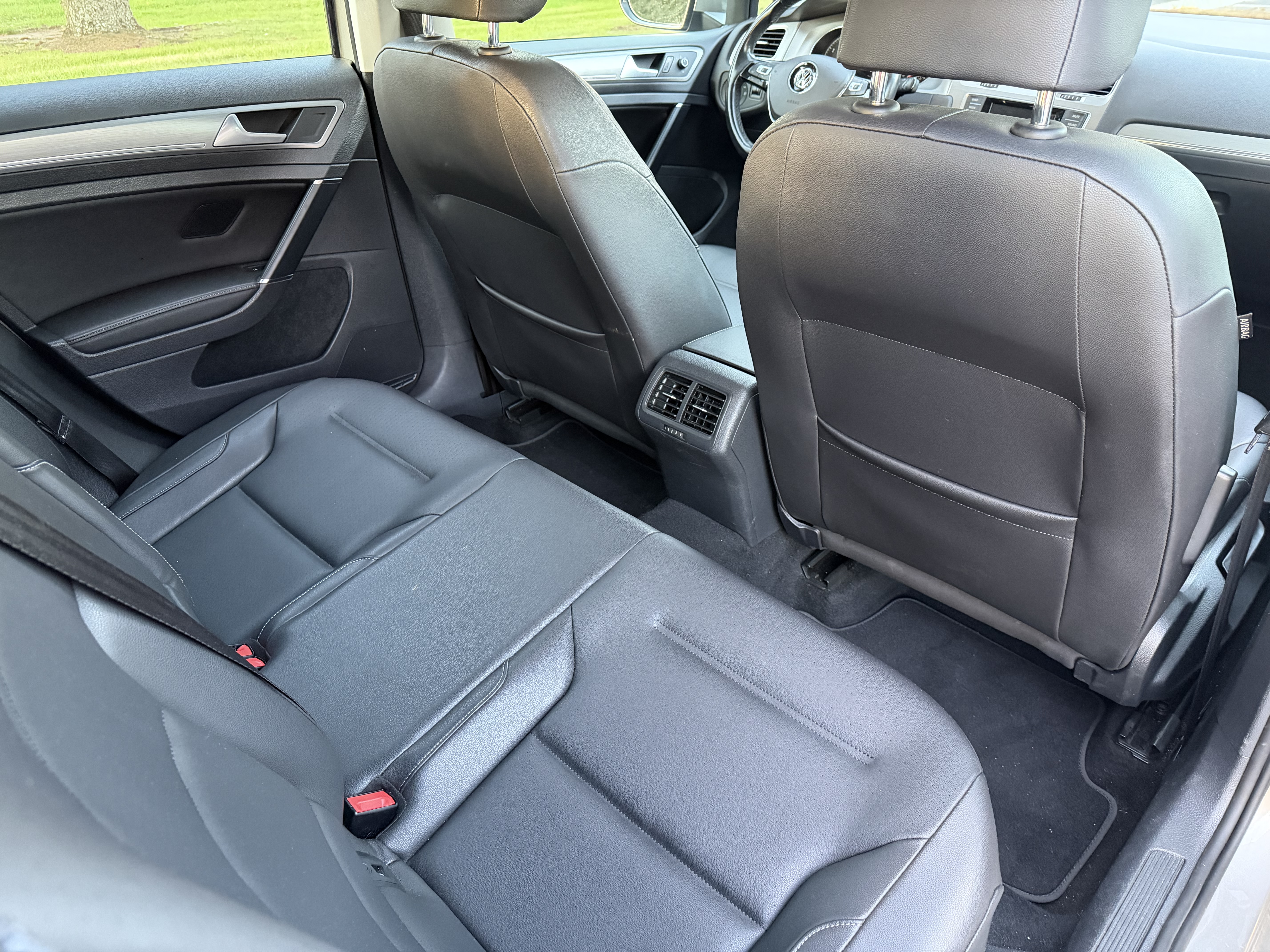 Used 2016 Volkswagen Golf SE FWD image 40