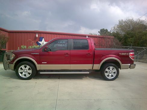 Used 2013 Ford F150 Lariat image 2