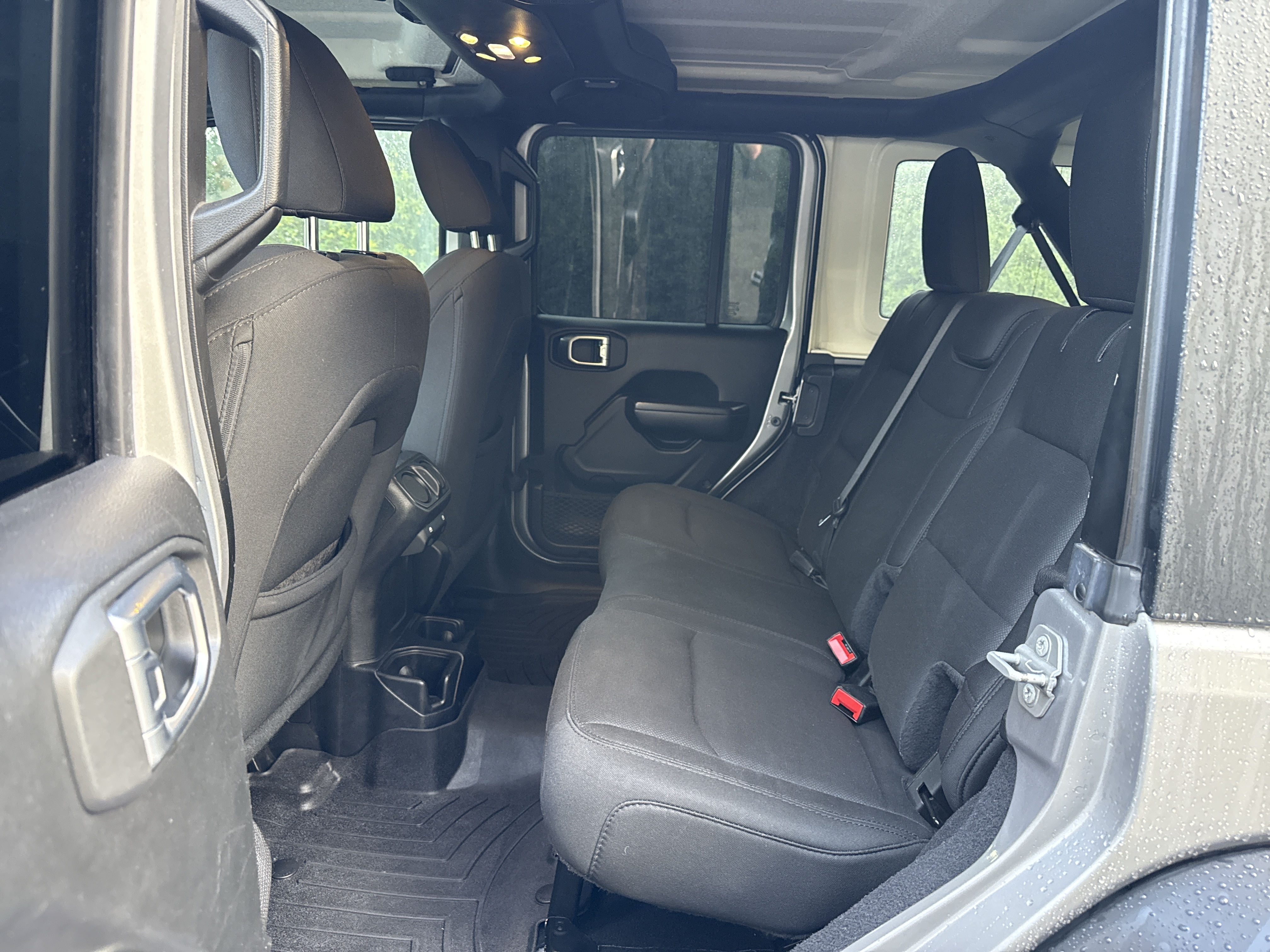 Used 2019 Jeep Wrangler 4WD Unlimited Sport image 9