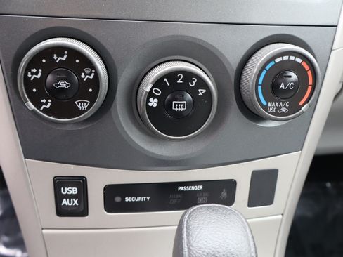 Used 2012 Toyota Corolla LE image 23