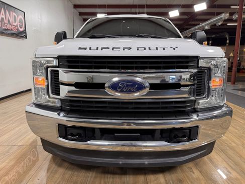 Used 2017 Ford F250 XLT image 2