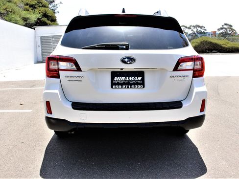 Used 2016 Subaru Outback 2.5i Premium AWD/4WD image 6