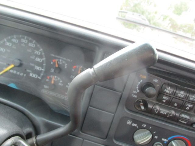 Used 1995 Chevrolet Silverado 1500 2WD Regular Cab image 32