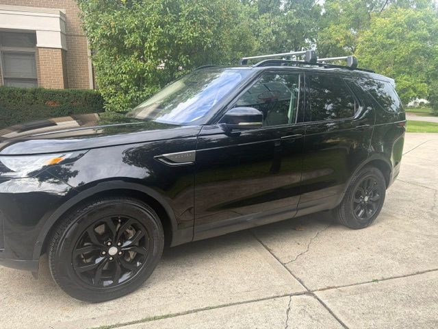 Used 2019 Land Rover Discovery SE AWD/4WD image 2