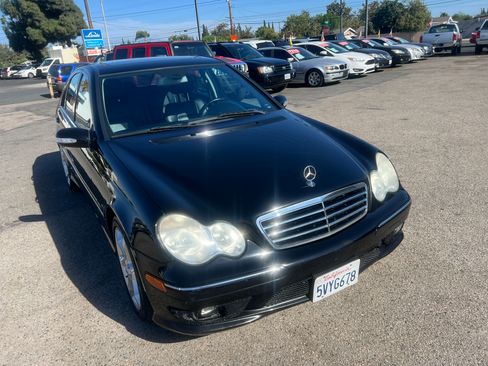 Used 2007 Mercedes-Benz C 230 Sedan image 4