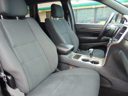 Used 2014 Jeep Grand Cherokee Laredo image 25