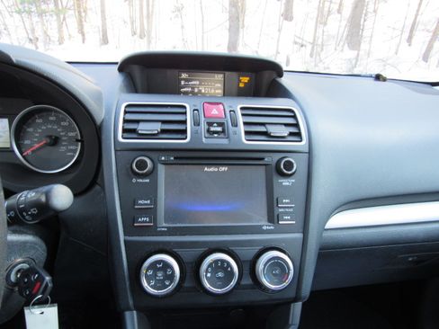 Used 2018 Subaru Forester 2.5i Premium image 18