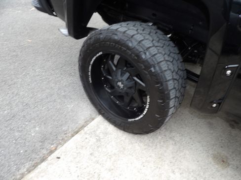 Used 2017 GMC Sierra 1500 SLT image 25