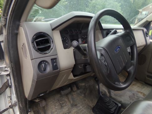 Used 2009 Ford F250 4x4 SuperCab Super Duty image 10