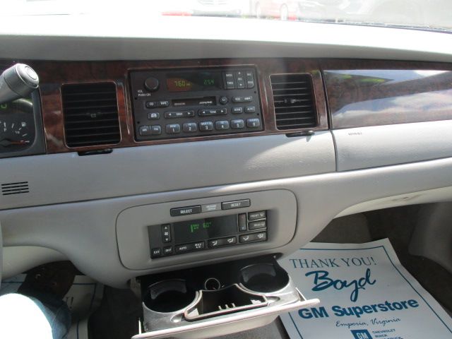 Used 2000 Lincoln Town Car Signature RWD image 33