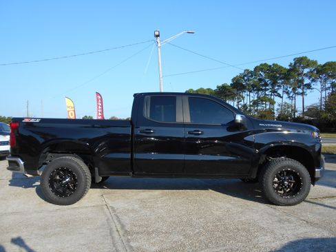 Used 2020 Chevrolet Silverado 1500 LT image 4