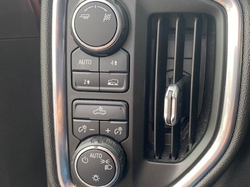 Used 2019 Chevrolet Silverado 1500 LT image 17