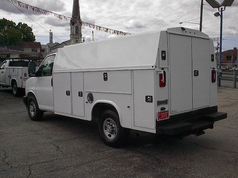 Used 2020 Chevrolet Express 3500 UNAVAIL RWD image 10