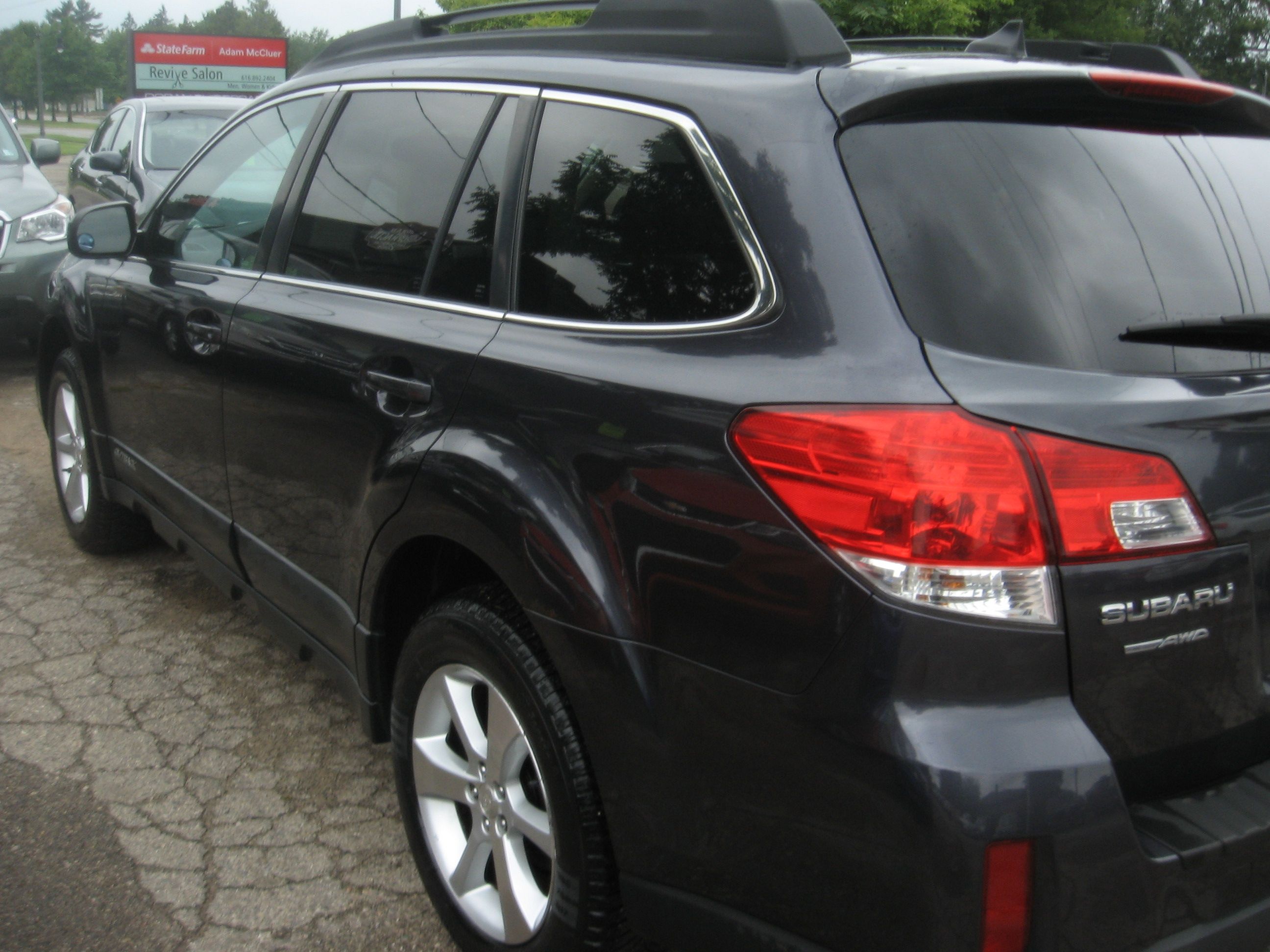 Used 2013 Subaru Outback 2.5i Limited AWD/4WD image 6