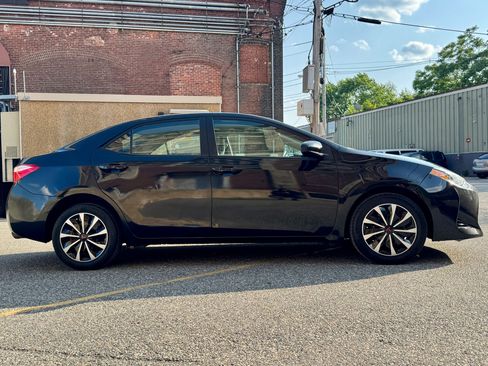 Used 2018 Toyota Corolla image 6