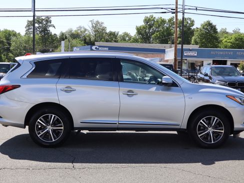 Used 2016 INFINITI QX60 AWD w/ Premium Plus Package image 10