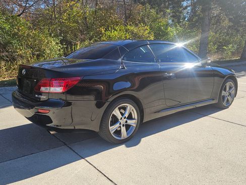 Used 2015 Lexus IS 250C image 9